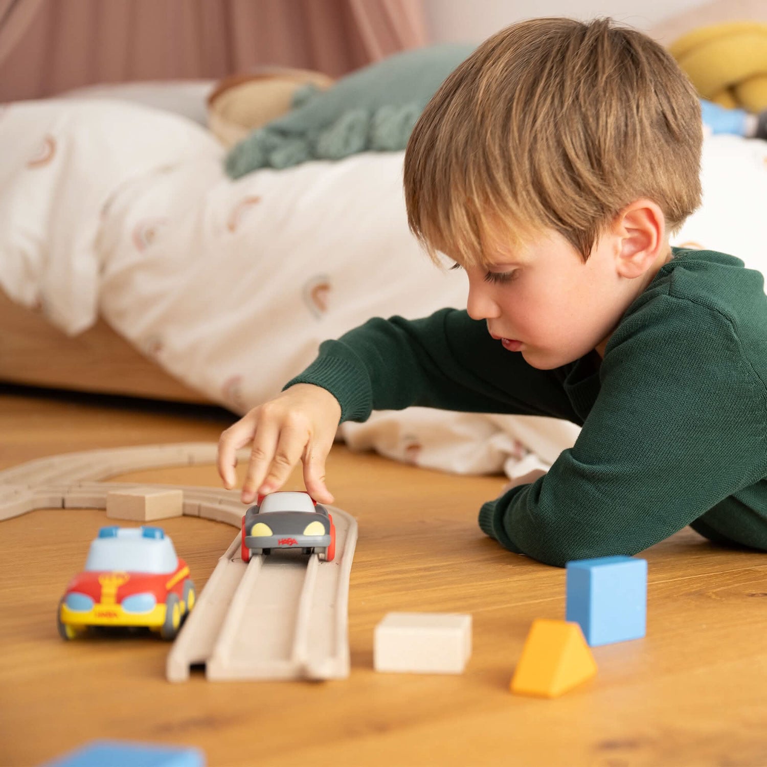 Play Cars & Tracks
